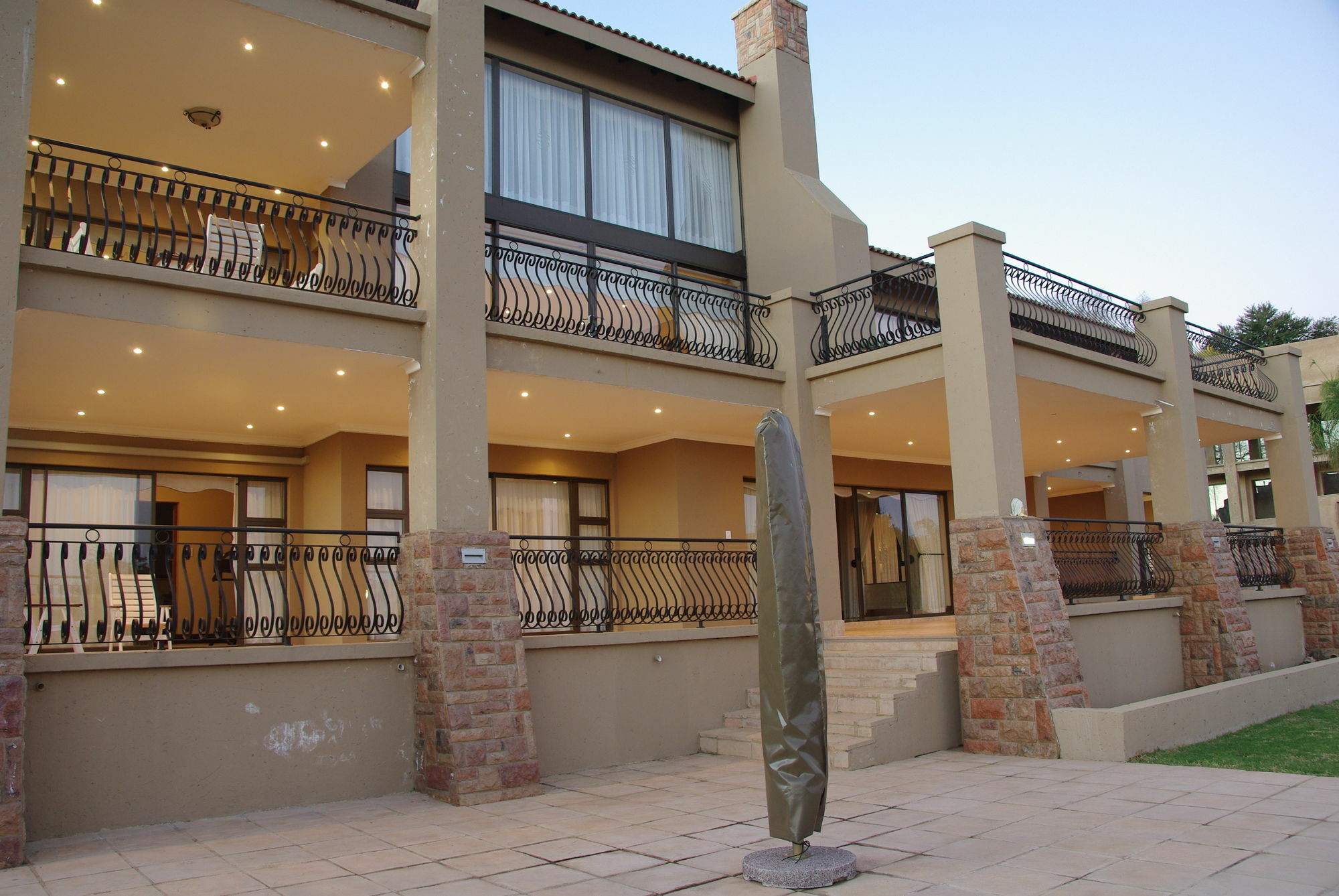 Château La Mer Exclusive Guesthouse Hartbeespoort Exterior foto